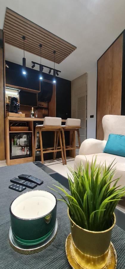 Design Apartment Platinium Spa Lux 5 Star "Havana" Completely Private Wellness & Spa Free Included Sauna & Jacuzzi & Salt Wall & Fire Place & 3D Ceilings & Business Wifi & Netflix & Keyless Code Entry & Full Smart App & Secure 2 Parking Place Ćuprija Esterno foto