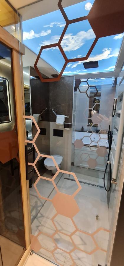 Design Apartment Platinium Spa Lux 5 Star "Havana" Completely Private Wellness & Spa Free Included Sauna & Jacuzzi & Salt Wall & Fire Place & 3D Ceilings & Business Wifi & Netflix & Keyless Code Entry & Full Smart App & Secure 2 Parking Place Ćuprija Esterno foto