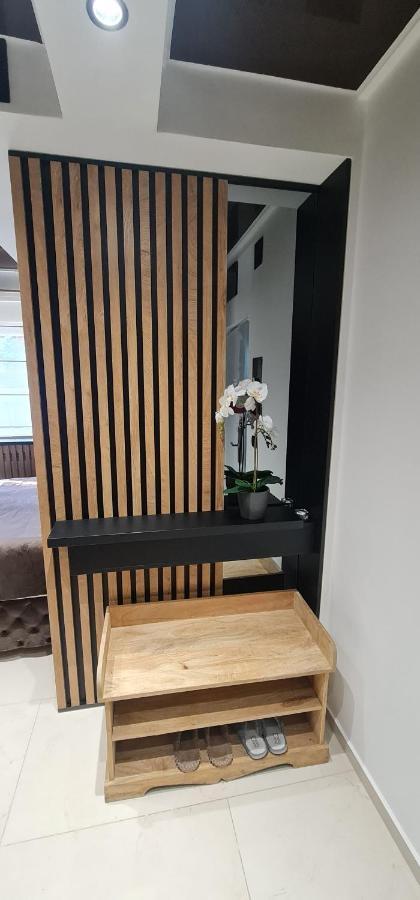 Design Apartment Platinium Spa Lux 5 Star "Havana" Completely Private Wellness & Spa Free Included Sauna & Jacuzzi & Salt Wall & Fire Place & 3D Ceilings & Business Wifi & Netflix & Keyless Code Entry & Full Smart App & Secure 2 Parking Place Ćuprija Esterno foto